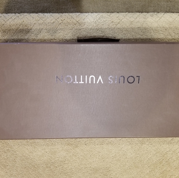 LADIES SIZE 7 NEVER WORN LOUIS VUITTON BOOTS - Picture 6 of 7